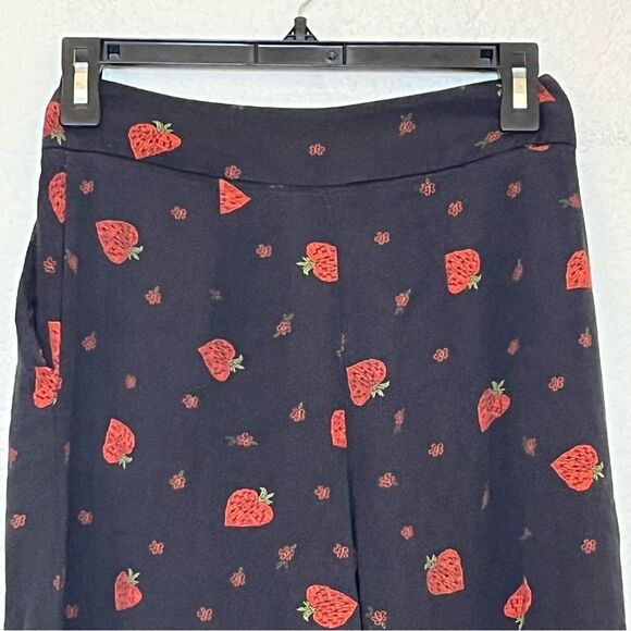 Farm Rio Strawberry Printed Wide Leg Pants in Black/Red size XS - Picture 5 of 16